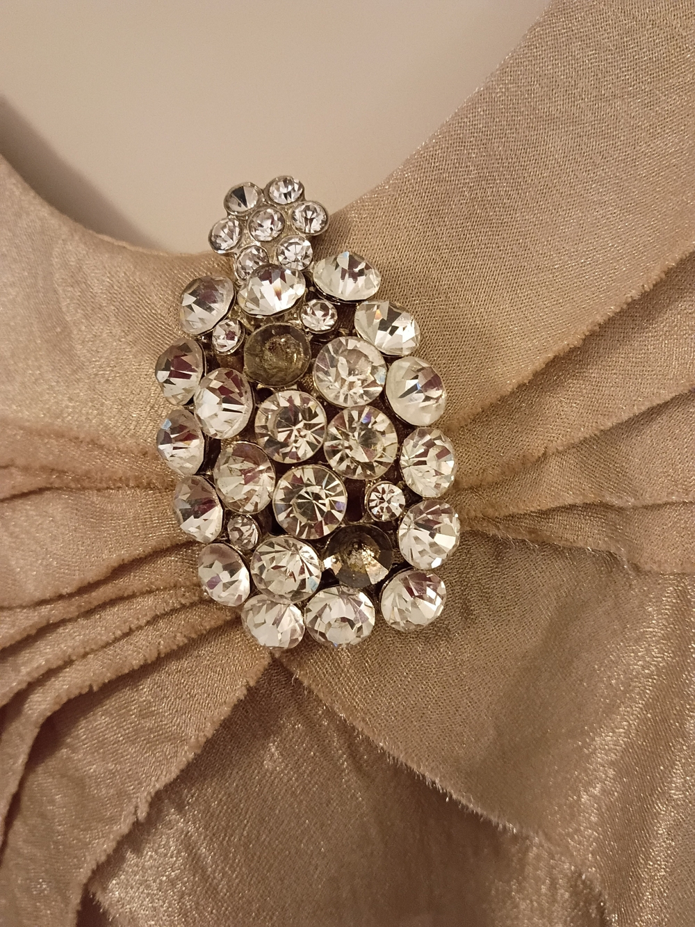 London Times Gold Tiered Sheath Dress with Brooch Detail - Picture 6 of 9